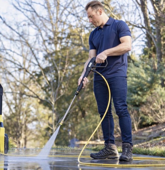 Pressure washing service